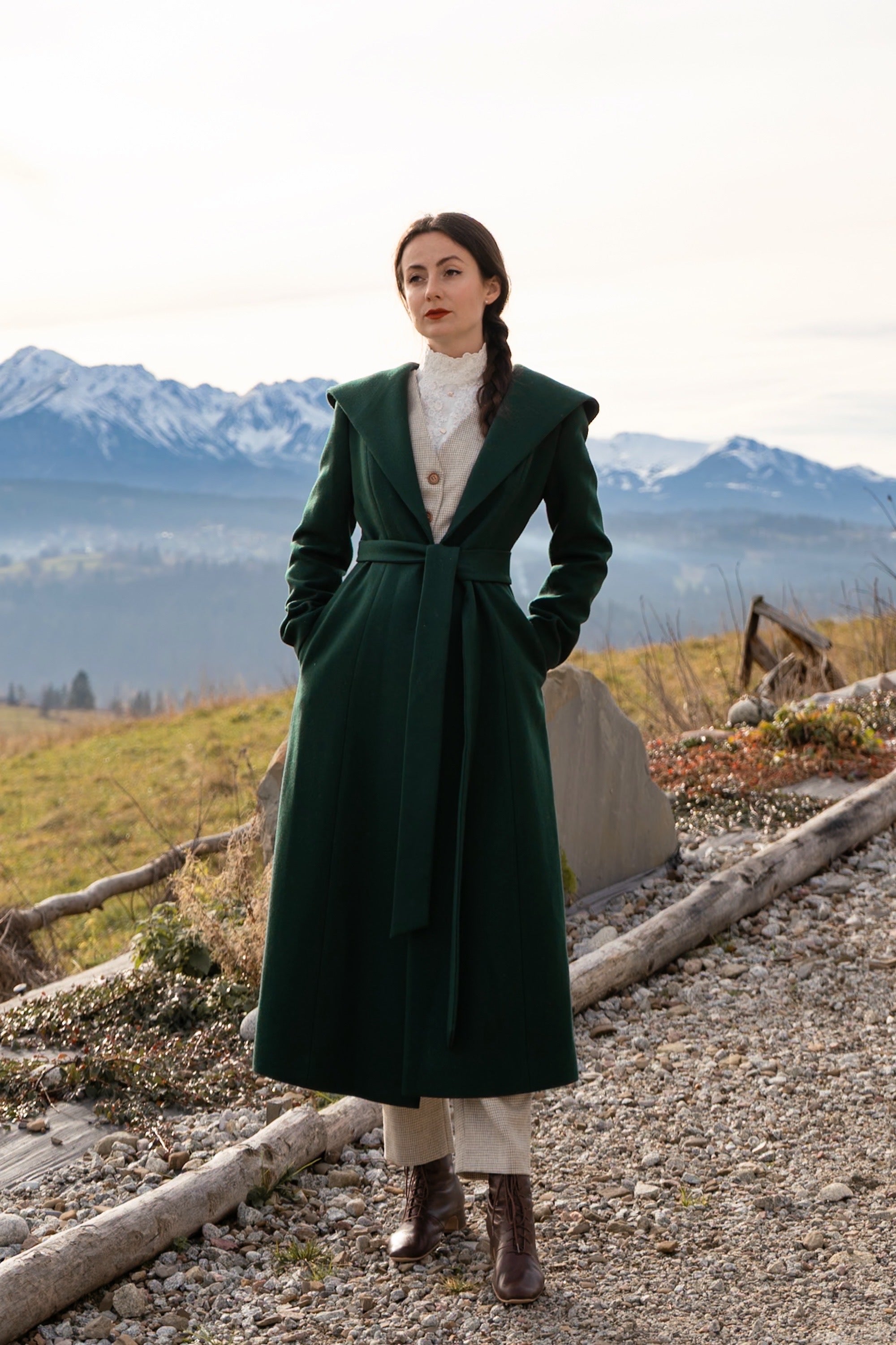 リングジャケット　ベルテッドコート　ダークグリーン　サイズ48 Arwen - Emerald Green Wool Coat – BEDRA VINTAGE